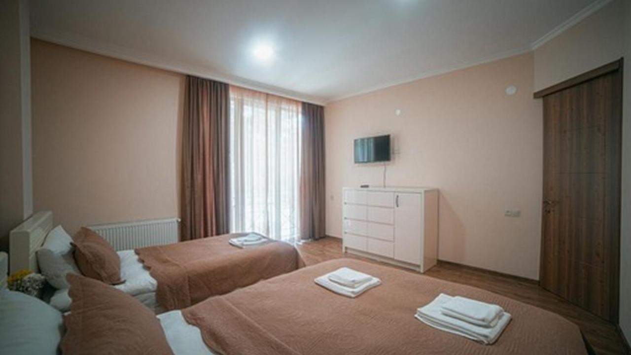 Hotel Surami Eksteriør bilde