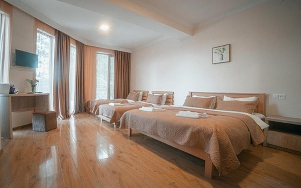 Hotel Surami Eksteriør bilde