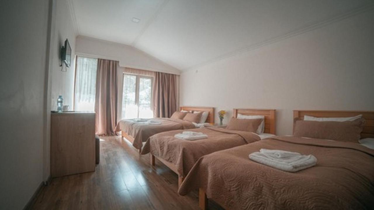 Hotel Surami Eksteriør bilde