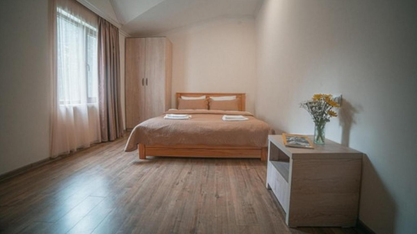 Hotel Surami Eksteriør bilde