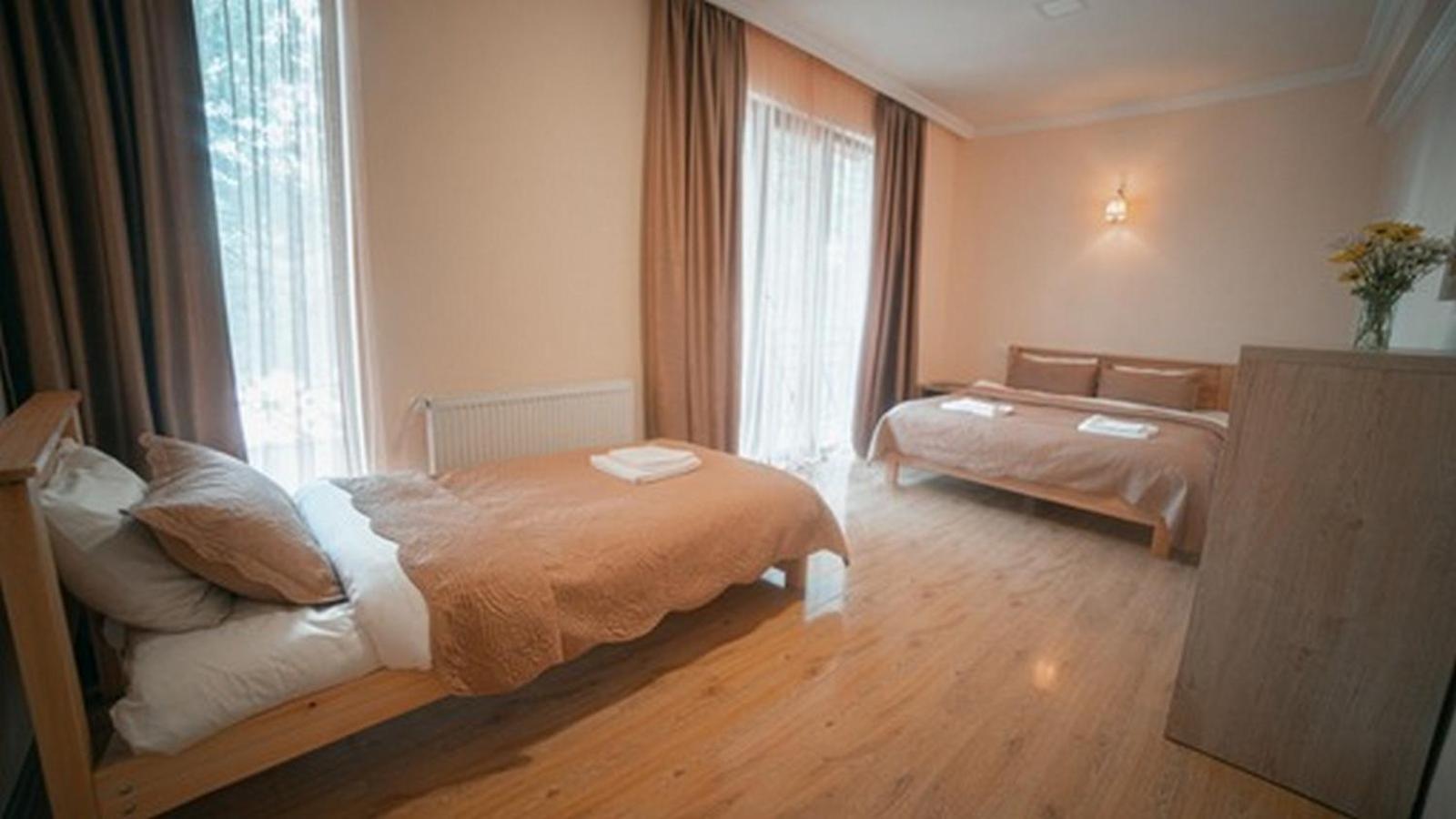 Hotel Surami Eksteriør bilde
